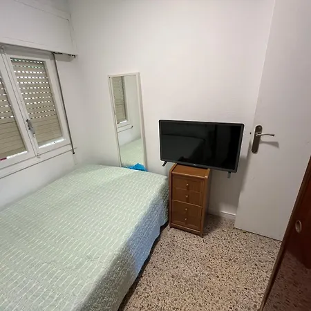 Habitación en casa particular Habitación Matrimonio En Piso Compartido - Playa Del Cura - Nr 1 *